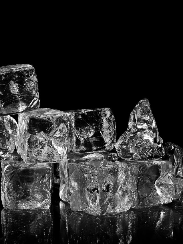 Read more about the article What Is The Right Way To Do DIY Ice Water Facial For Skin Tightening?