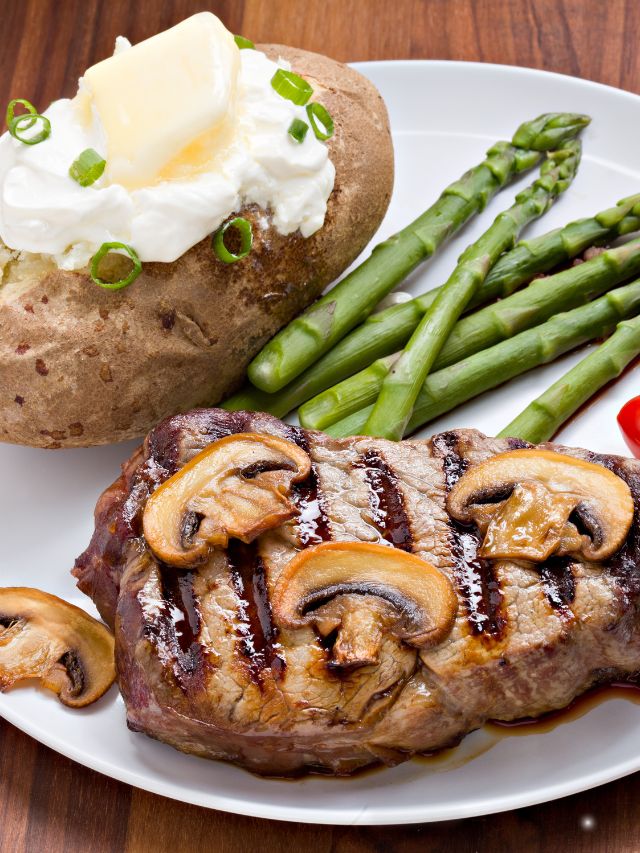 Read more about the article 10 Foods to Avoid at Dinner